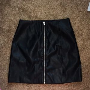Black Leather Skirt!!